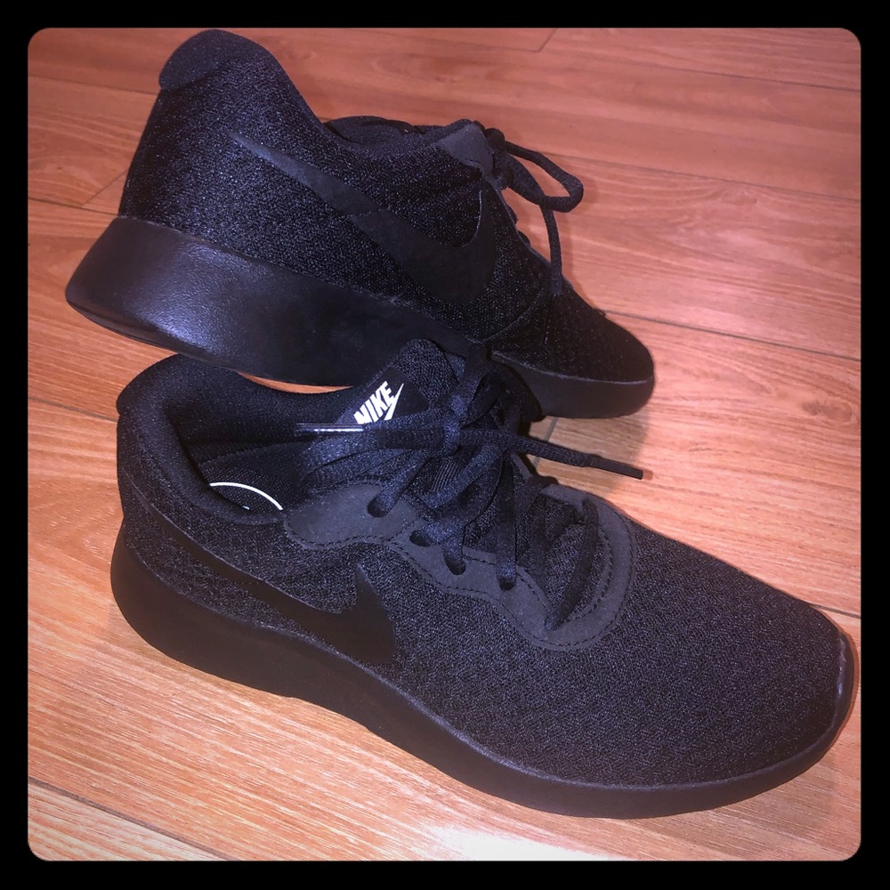 Women’s Nike Tanjun Sneaker